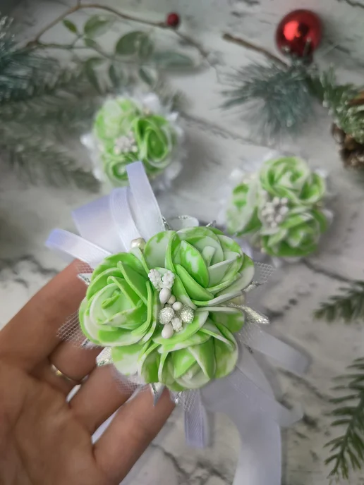 Alisenenok Бутоньерка на руку + бантики, 3 предмета, зеленый, фото 4