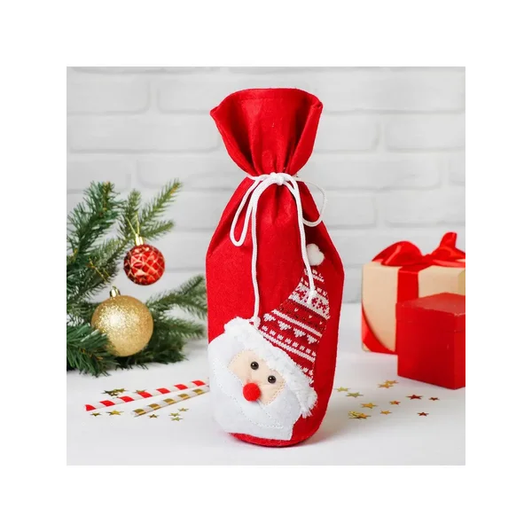 Одежда на бутылку Дед Мороз в вязаной шапочке на завязках