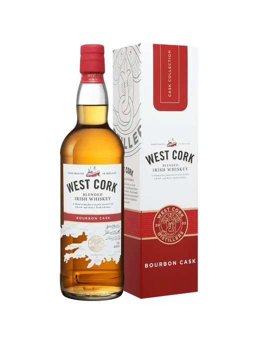 Саша Грей бүкіл отбасы үшін порно Бір қыз котенканы басып жатыр