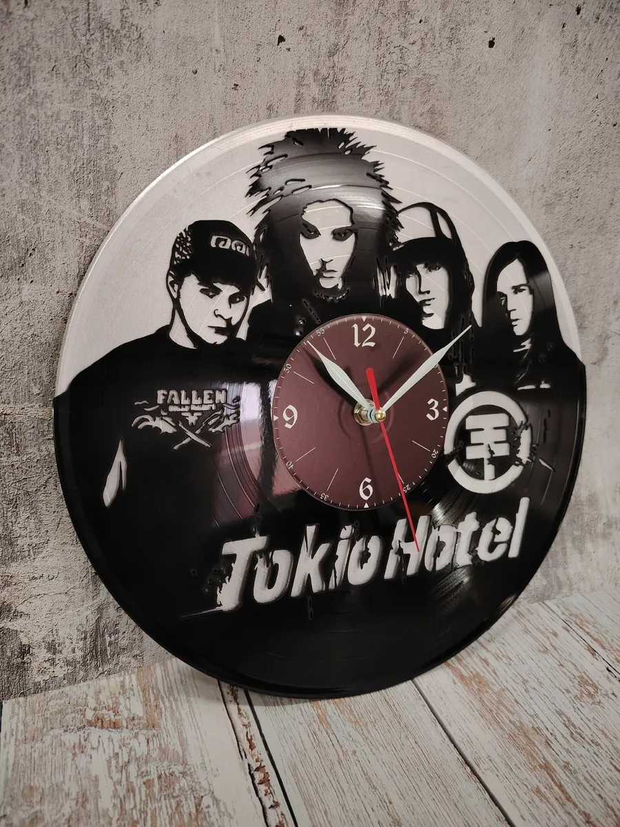 Настенные часы Tokio Hotel, Токийский отель — фото 3