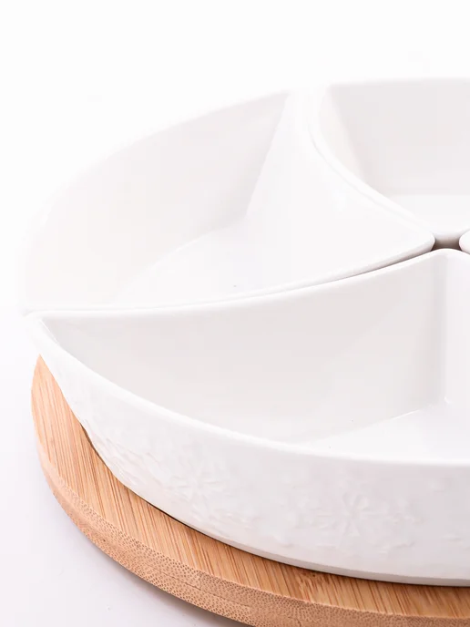 Менажница фарфоровая белая на деревянной подставке - фото 10